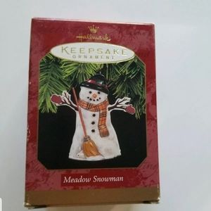 1997 Hallmark Keepsake Ornament Meadow Snowman Pre